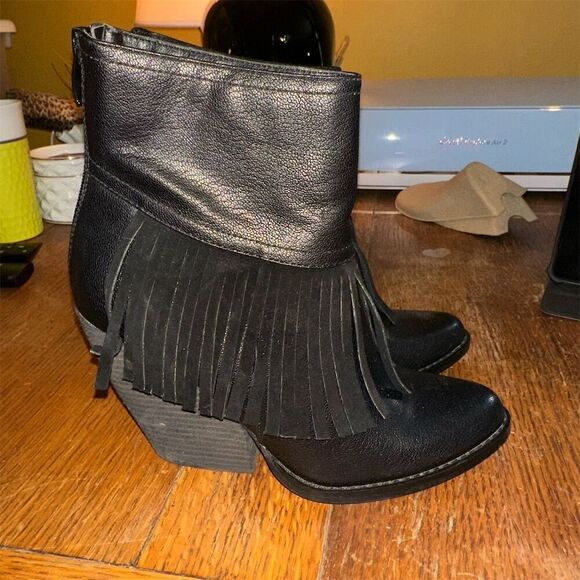 Very Volatile Khloe Fringe Ankle Boots Women's Size 9 Black Block Heel - Picture 1 of 10